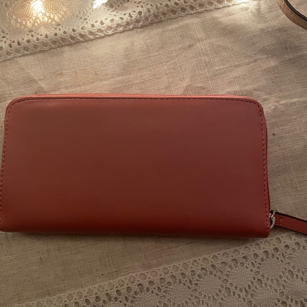 Wallet - Picture 2 of 5